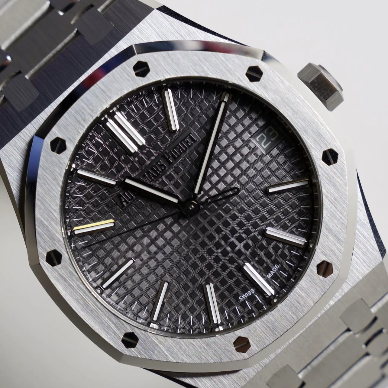 Audemars Piguet Royal Oak 15500ST Grey - Image 4