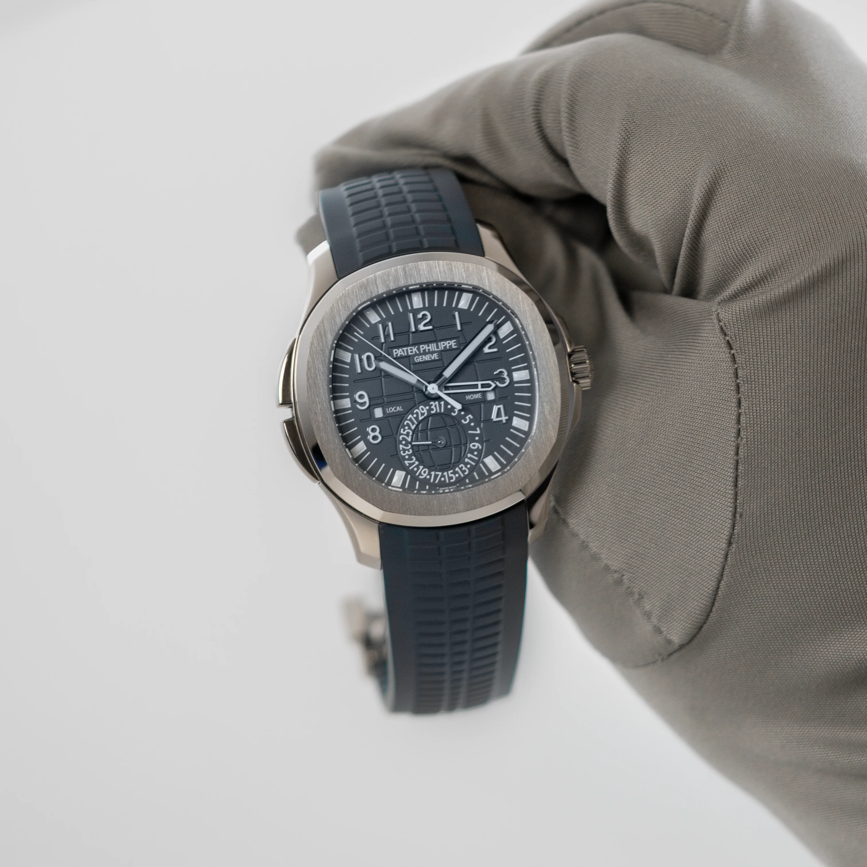 Patek Philippe Aquanaut Travel Time 5164G-001 - Image 2