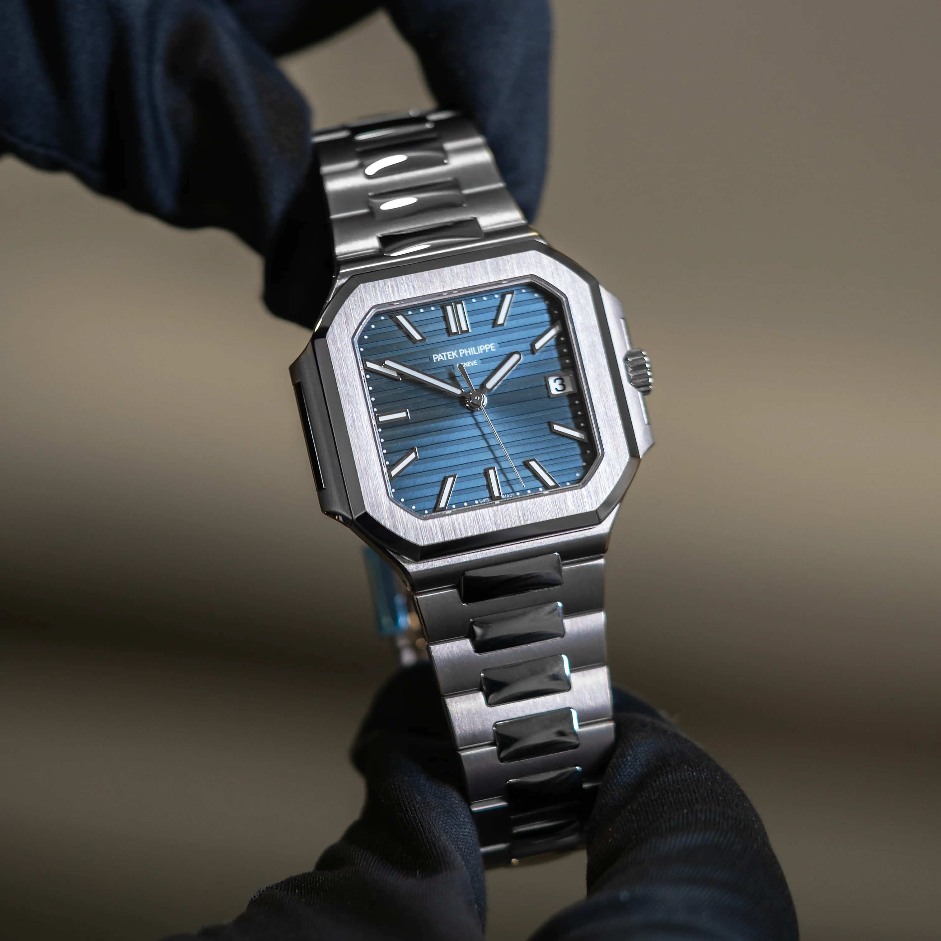 Patek Philippe Cubitus 7128/1G-001 'Blue-Gray' Dial - Image 2