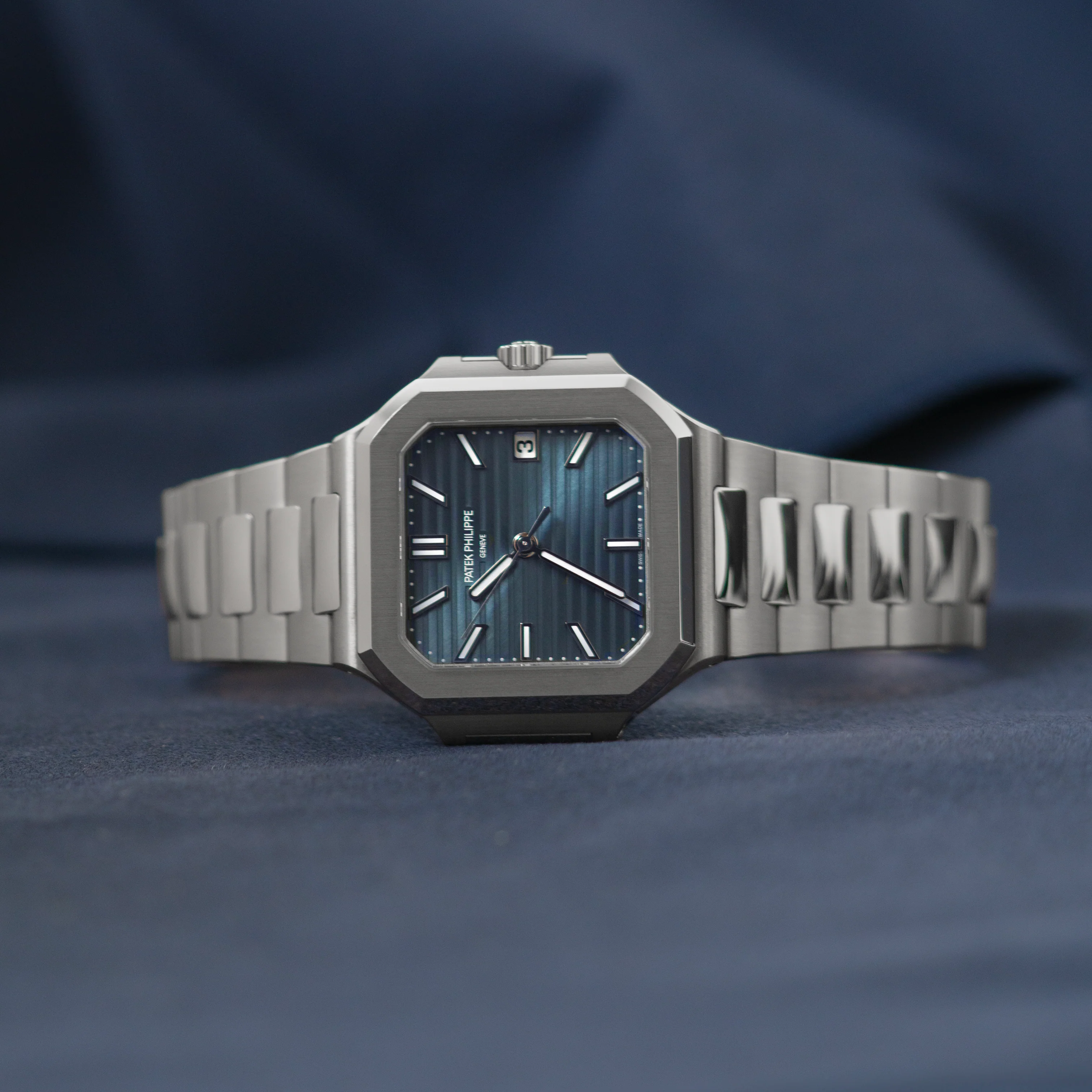 Patek Philippe Cubitus 7128/1G-001 'Blue-Gray' Dial - Image 3