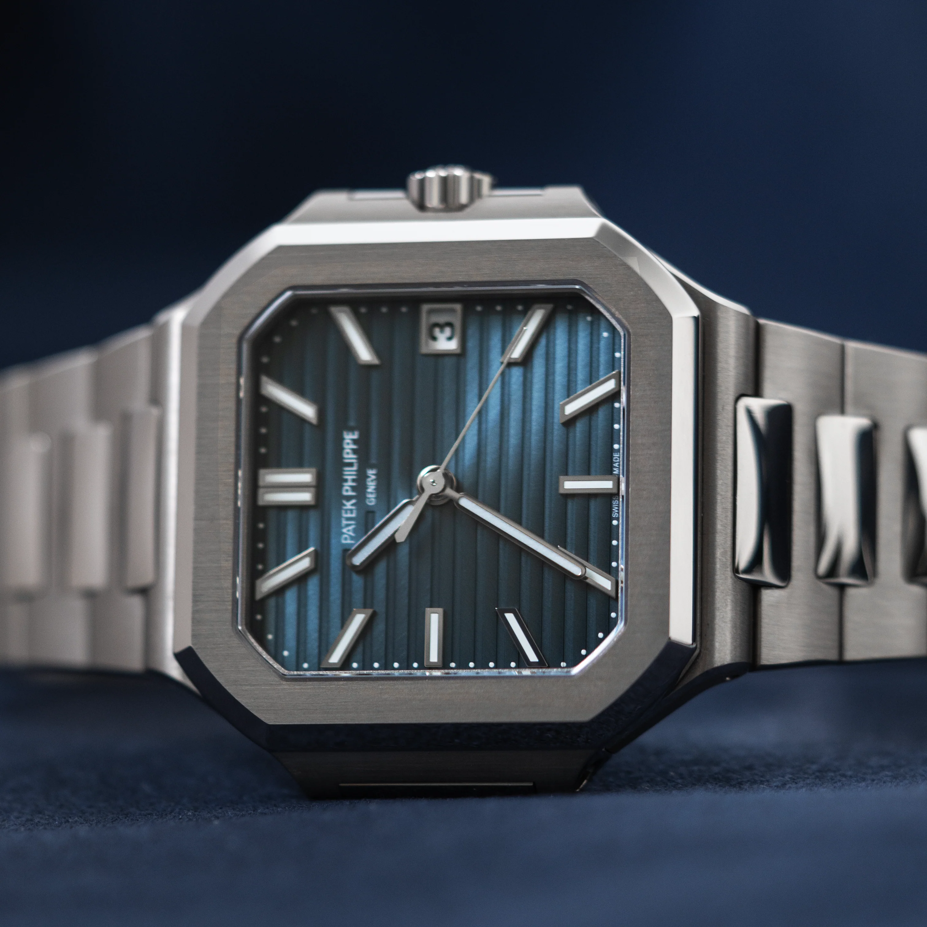 Patek Philippe Cubitus 7128/1G-001 'Blue-Gray' Dial - Image 4