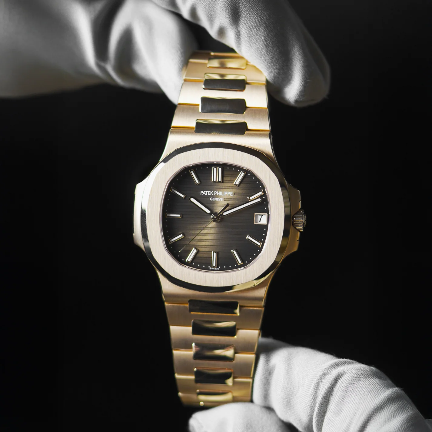 Patek Philippe Nautilus 5711/1R-001 Rose Gold - Image 2